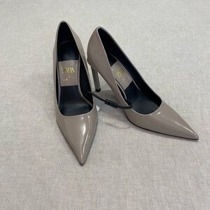 Zara Pointed Toe Graytaupe Patent effect Size 6 Heels Pumps